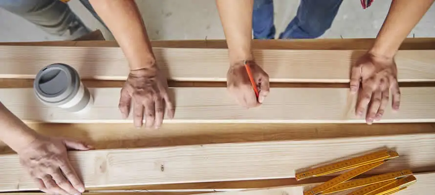 Transform Your Outdoor Space With a Trusted Custom Deck Builder